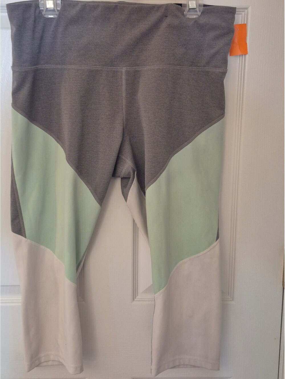 Xersion "Move" High-Rise Colorblock Capri Leggings